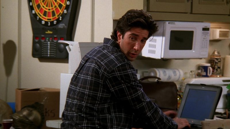 Apple Laptop Used by David Schwimmer (Ross Geller) in Friends Season 5 Episode 7 “The One Where Ross Moves In” (1998)