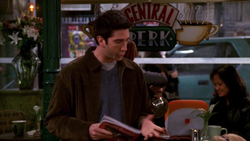 Apple iBook G3 Orange Laptop in Friends Season 6 Episode 12 “The One With the Joke” (2000)