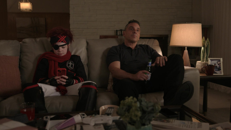 Apple iPhone, Peroni Beer, Nintendo Switch in Bookie S02E05 “Fruit’s For Partners” (2025)