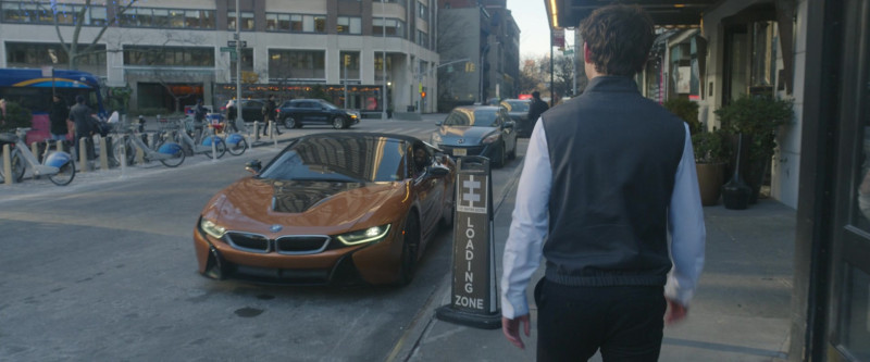 BMW i8 Roadster in Dexter Resurrection S01E01 “A Beating Heart…” (2025)