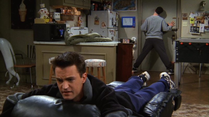 Nike Shoes Worn by Matthew Perry (Chandler Bing) in Friends Season 3 Episode 19 