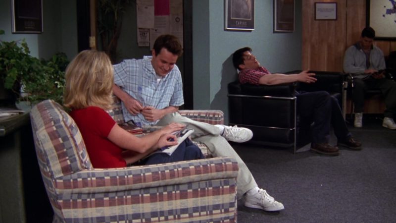 Nike Shoes Worn by Matthew Perry (Chandler Bing) in Friends Season 4 Episode 21 