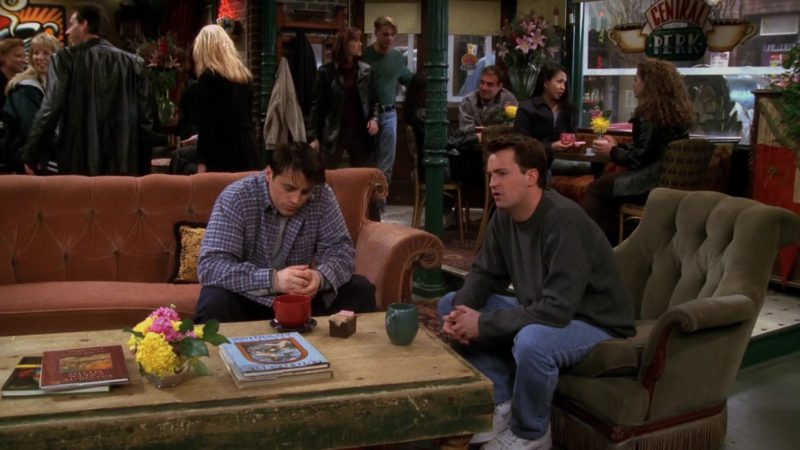 Nike Shoes Worn by Matthew Perry (Chandler Bing) in Friends Season 4 Episode 22 