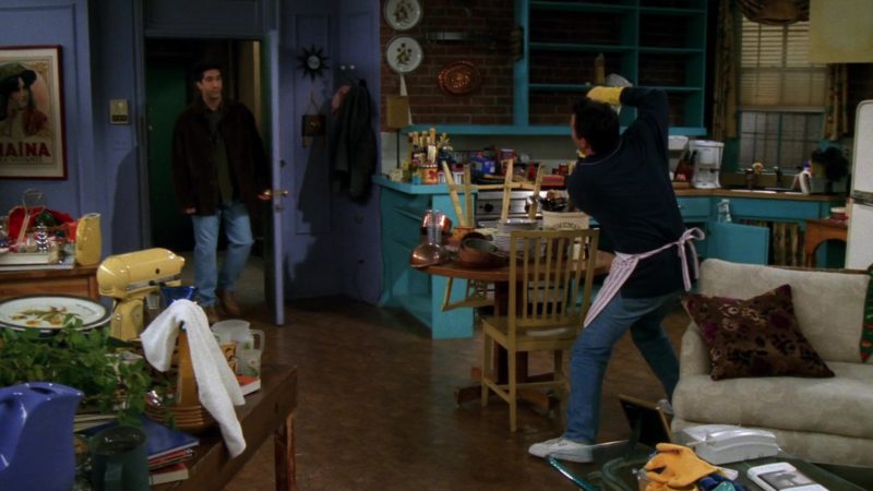 Nike Shoes Worn by Matthew Perry (Chandler Bing) in Friends Season 6 Episode 7 