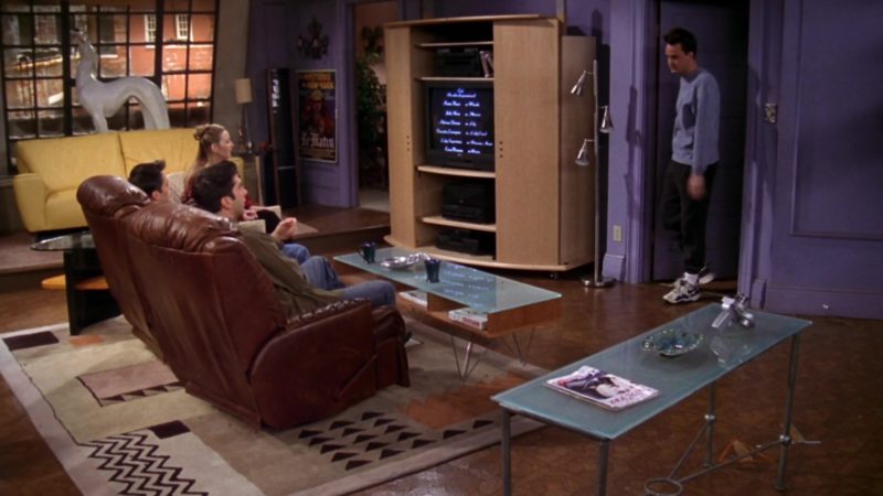 Nike Sneakers Worn by Matthew Perry (Chandler Bing) in Friends Season 4 Episode 14 