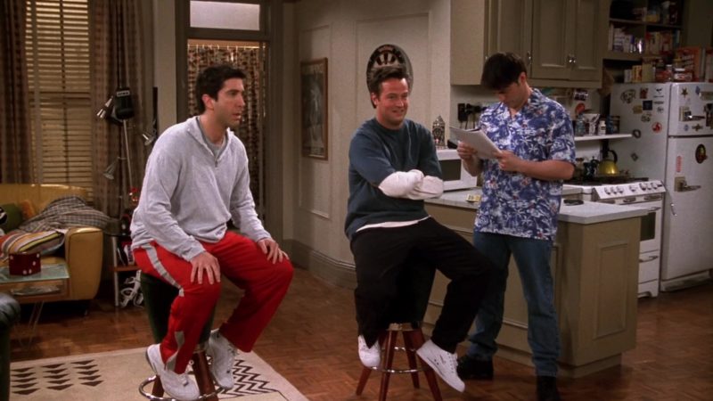 Nike Sneakers Worn by Matthew Perry (Chandler Bing) in Friends Season 8 Episode 20 