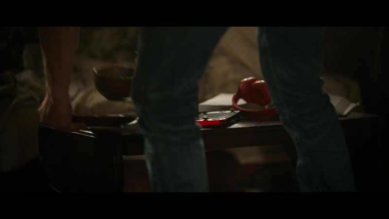 Nintendo Switch, Beats Headphones in Ransom Canyon S01E04 “That Boy Is My Whole Heart” (2025)