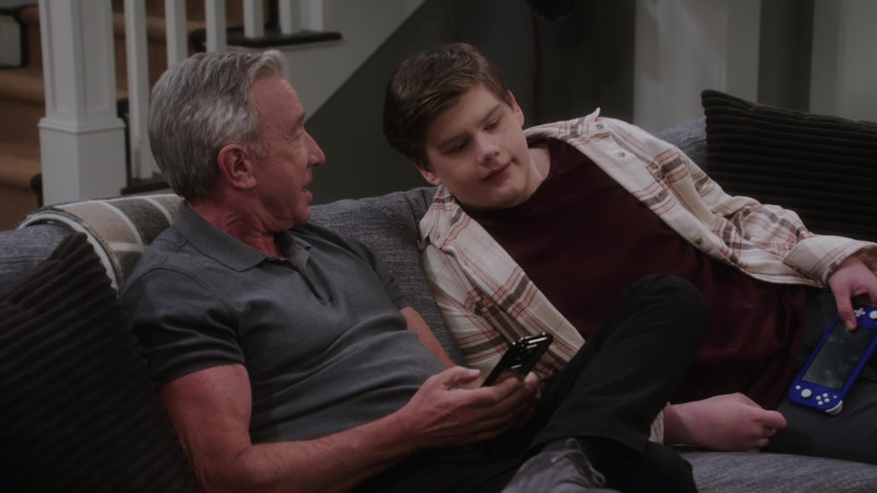 Nintendo Switch Lite Console in Shifting Gears S01E06 “Valentine’s” (2025)