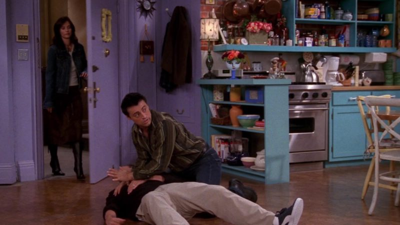 Puma Shoes Worn by Matthew Perry (Chandler Bing) in Friends Season 9 Episode 7 
