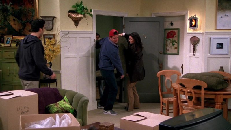 Puma Sneakers Worn by Matthew Perry (Chandler Bing) in Friends Season 9 Episode 16 