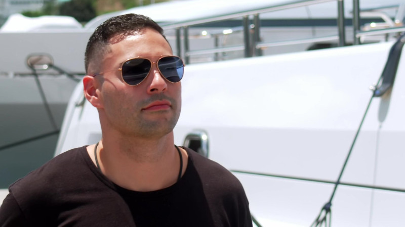 Ray-Ban Sunglasses in Below Deck S12E06 “YACHT-CHELLA” (2025)