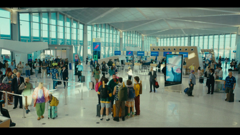 Samsonite Luggage (Grey) in Happy Gilmore 2 (2025)