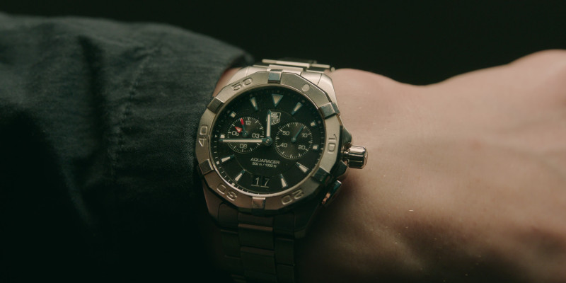 Tag Heuer Aquaracer Watch in Slow Horses S03E02 “Hard Lessons” (2023)