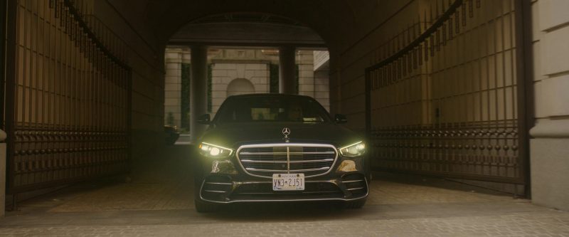 Mercedes-Benz S-Class Car in Dexter Resurrection S01E09 “Touched by an Ángel” (2025) 1