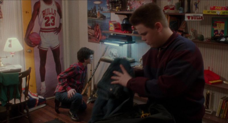 Chicago Bulls Basketball Team in Home Alone (1990)