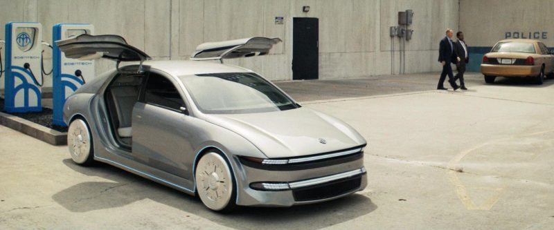 Electric Car in The Naked Gun (2025) – Screenshot 3