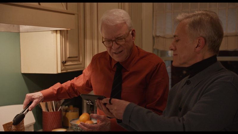 Apple iPhone in Only Murders in the Building S05E04 “Adaptation” (2025)