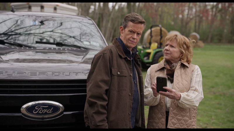 Ford Super Duty F-250 Car (Scene 1) in Only Murders in the Building S05E07 “Silver Alert” (2025)