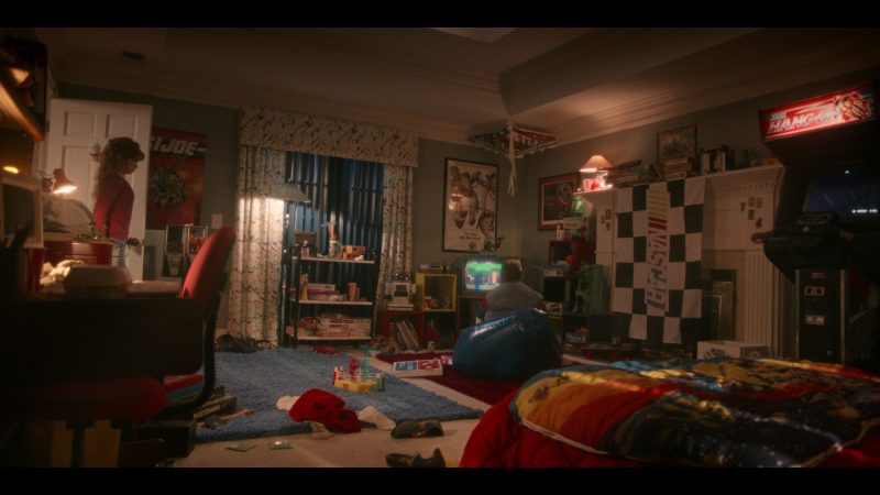Domino’s Pizza, 7Up, Pepsi, Coca-Cola, Mountain Dew in Stranger Things S05E03 