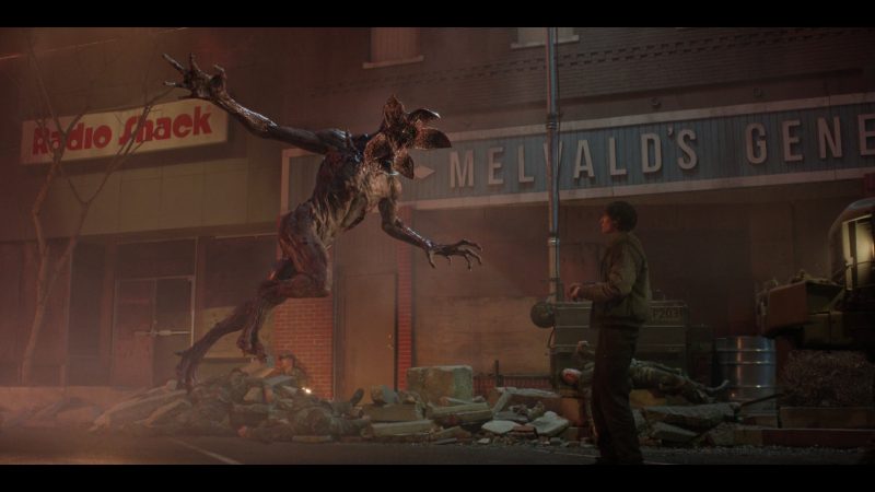 RadioShack in Stranger Things S05E04 