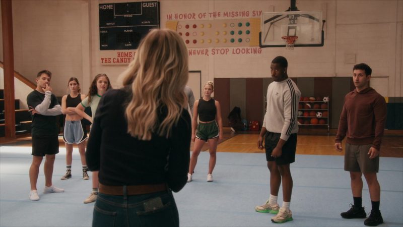 Adidas Sweatshirt, Nike Air Pegasus Wave men’s shoes in Stumble S01E04 