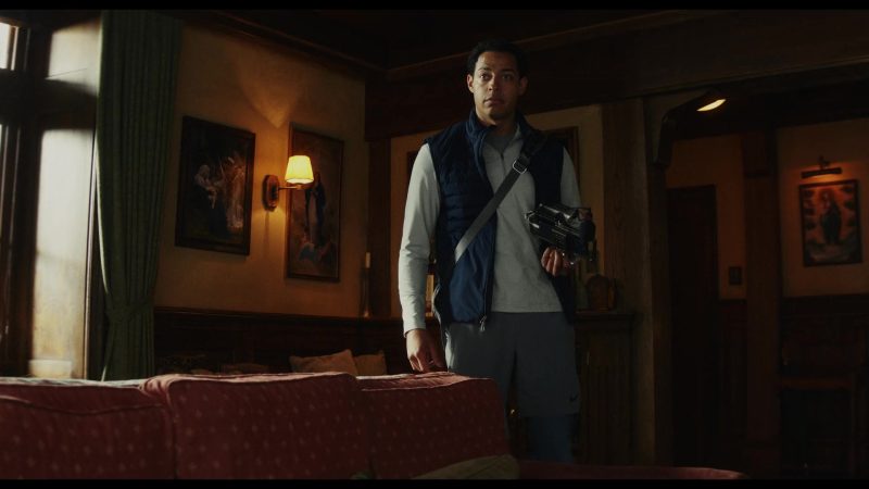 Nike Shorts in Wake Up Dead Man – A Knives Out Mystery (2025)