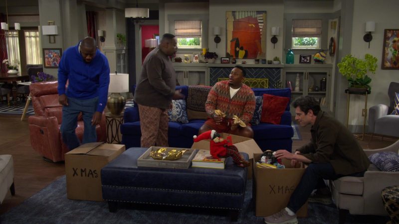 On Cloudaway 2 sneakers in The Neighborhood S08E08 