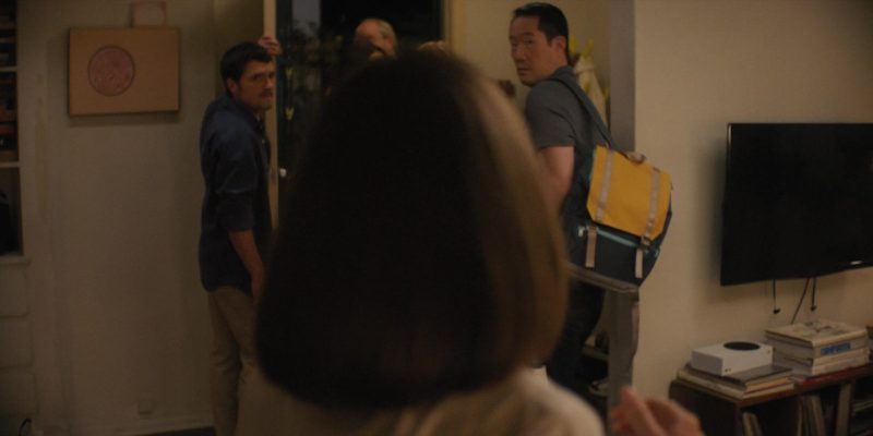 Xbox (Scene 2) Console and Controller in I Love LA S01E06 