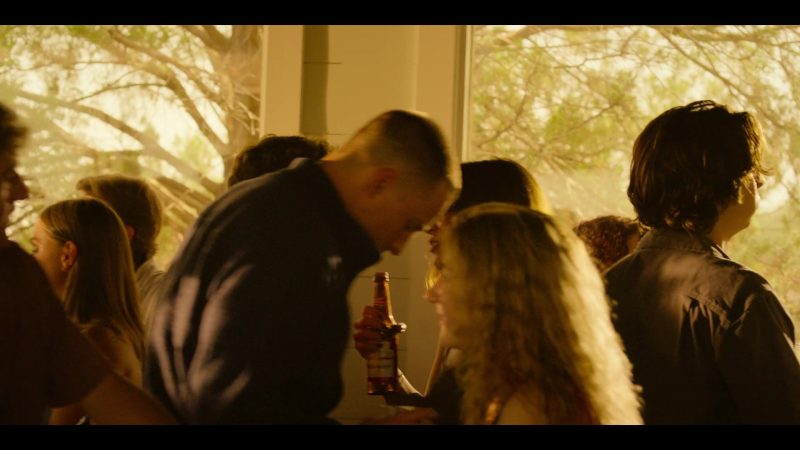 Budweiser in Outer Banks S05E03