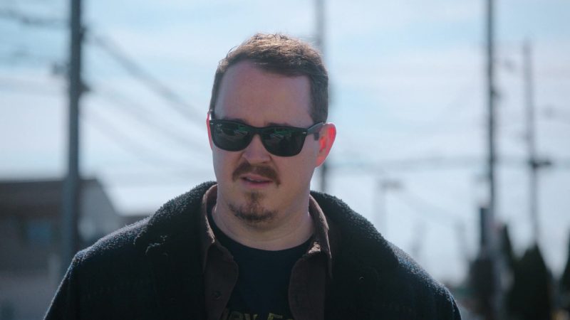 Ray-Ban in Tires S03E11 - Let's Just See